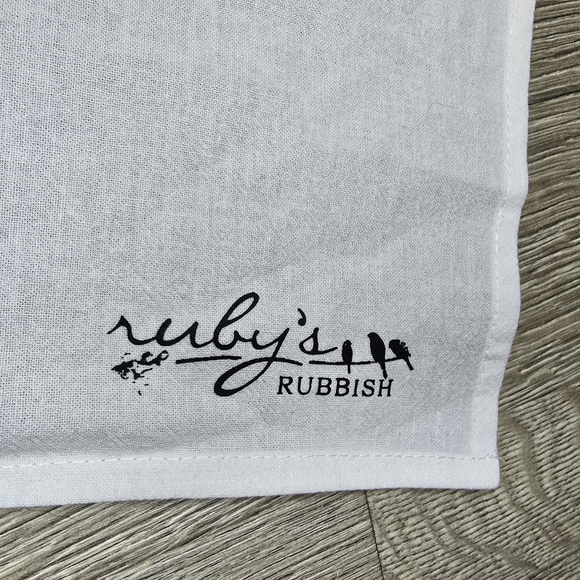 New With Tags Ruby's Rubbish Never Let a Recipe Tell ... Garlic White Tea Towel - Picture 5 of 6